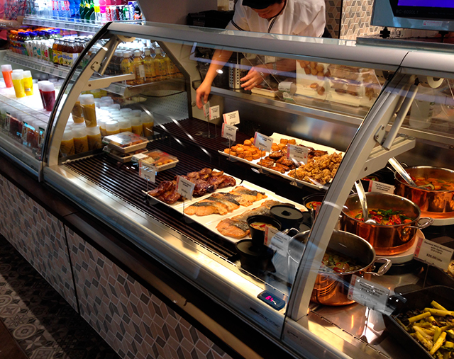 COLUMBUS SHOWCASES TAKE-AWAY COLUMBUS SHOWCASES TAKE-AWAY